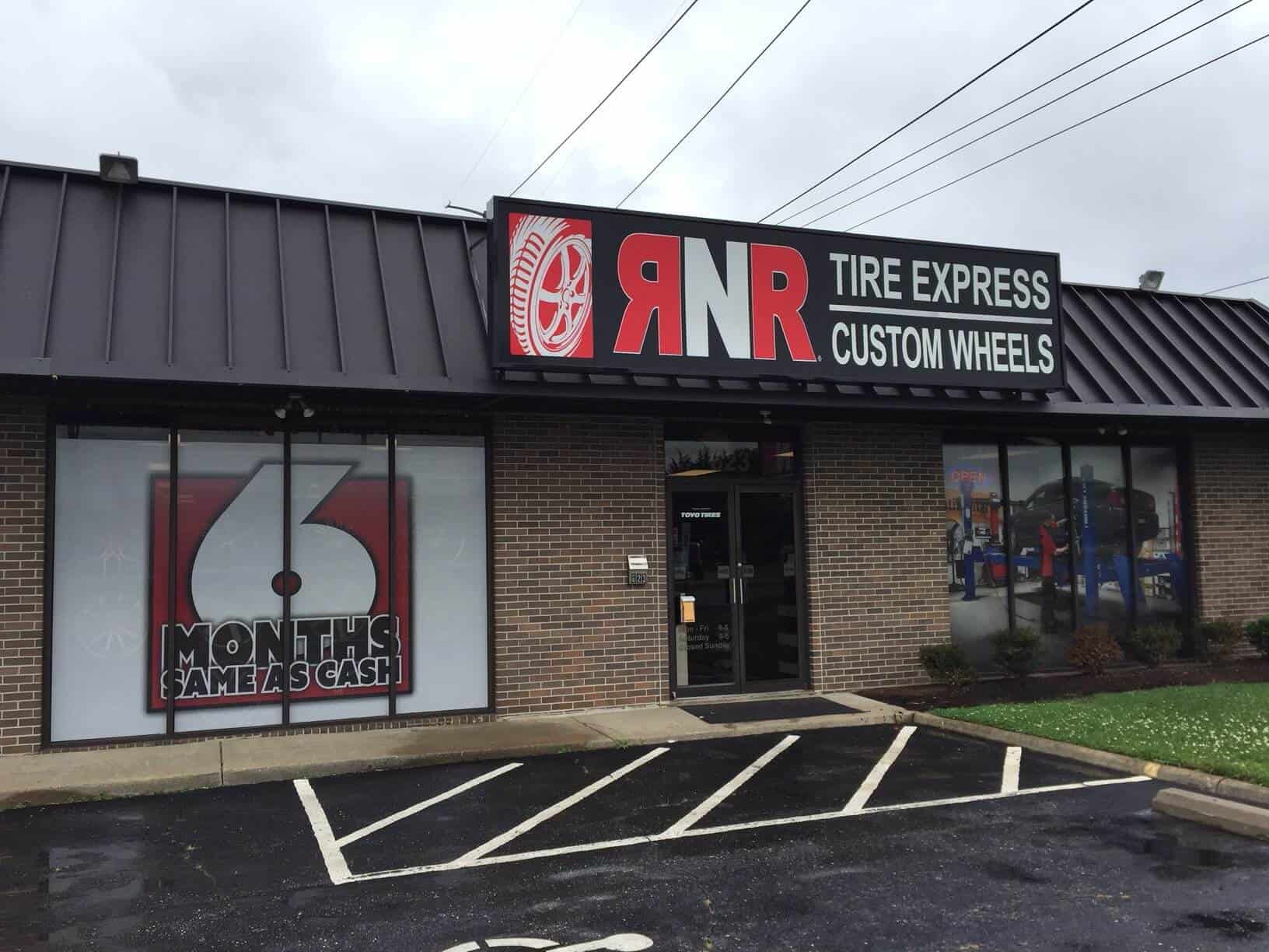 Box signs - Building box sign for RNR Tire Express