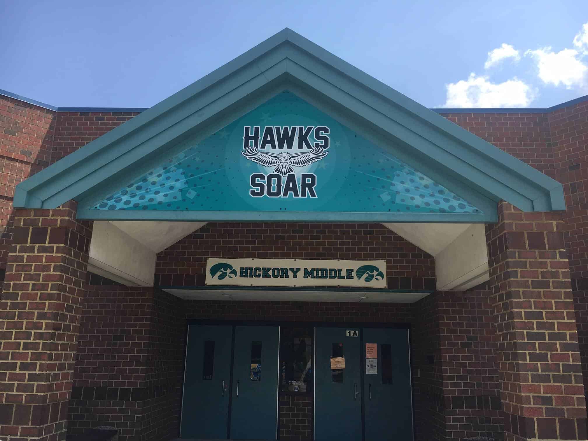 School facade signs - Signs for Hickory Middle School