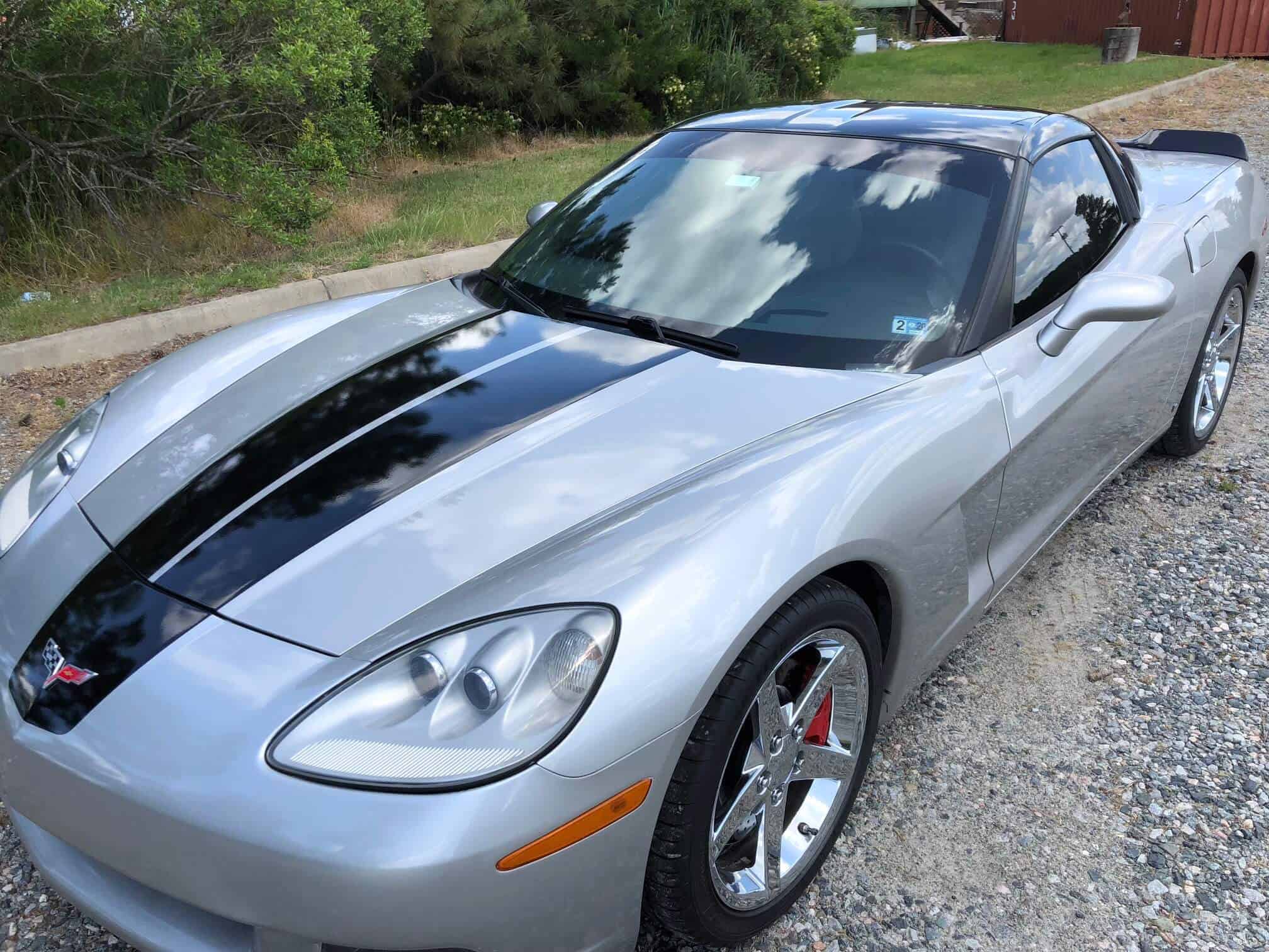 Corvette racing stripe graphics