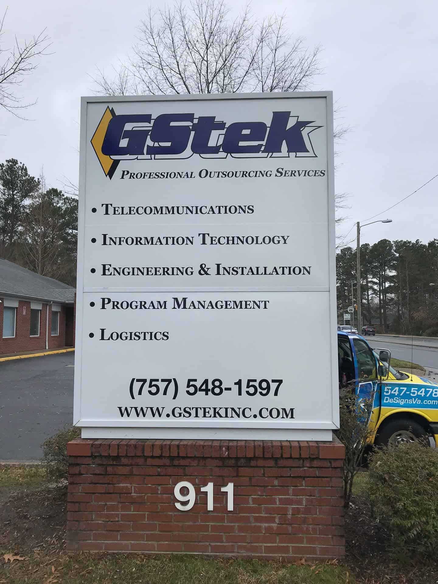 Plexiglass signs - Exterior building directory signs for G-Stek