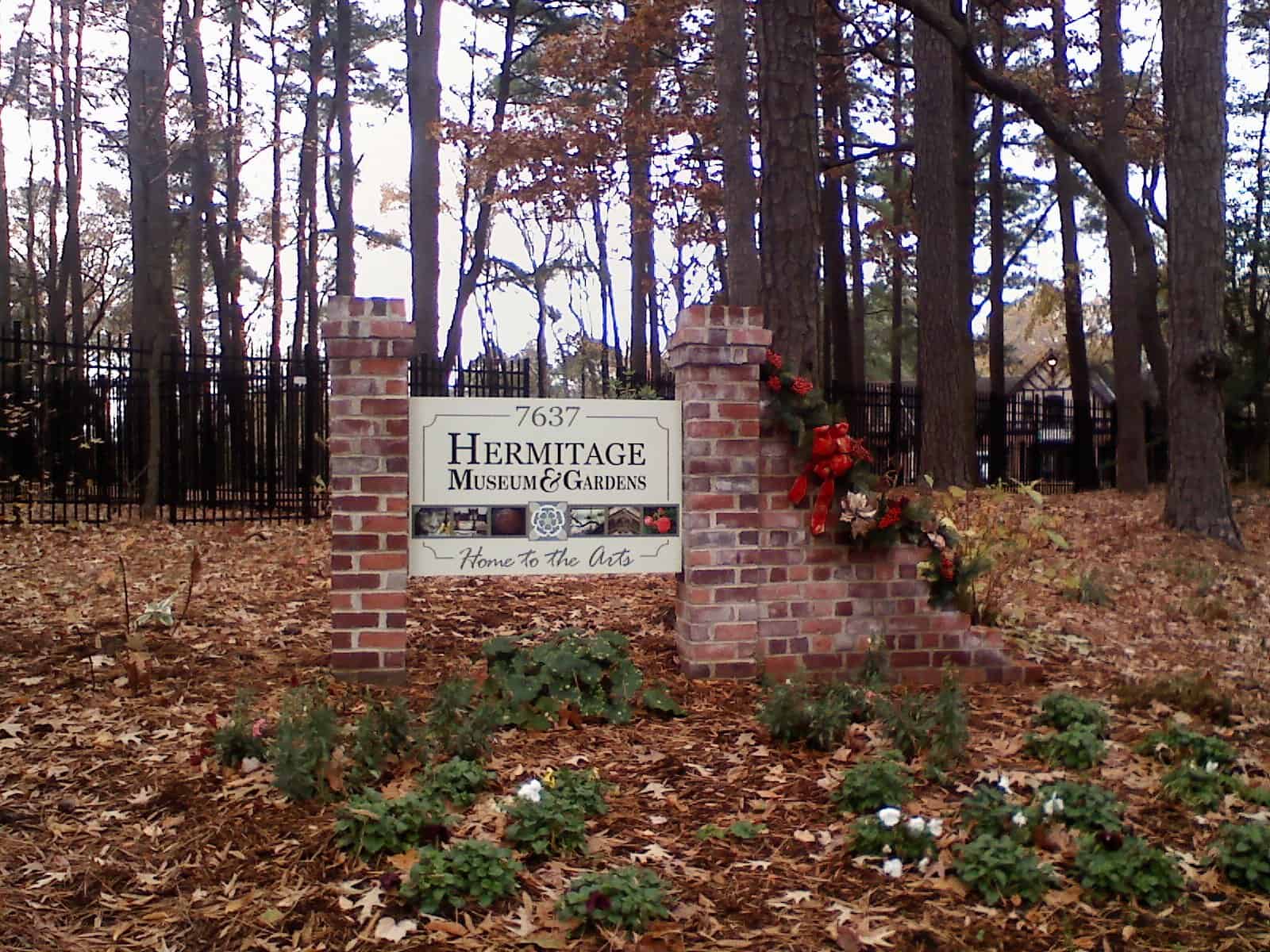 Entrance marquee signs - Sign for Hermitage Museum and Gardens
